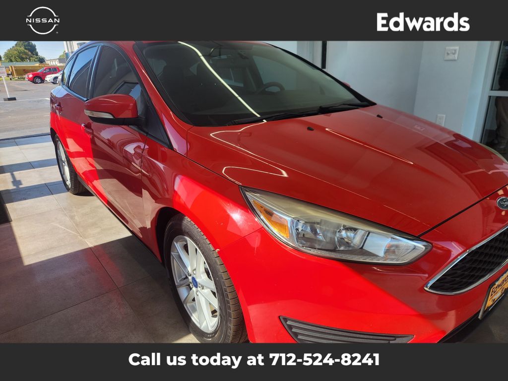 2015 Ford Focus SE photo 2