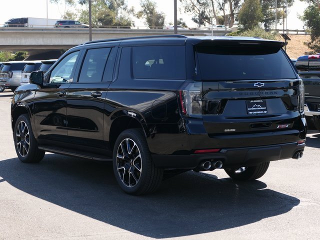 2026 Chevrolet Suburban RST photo 6