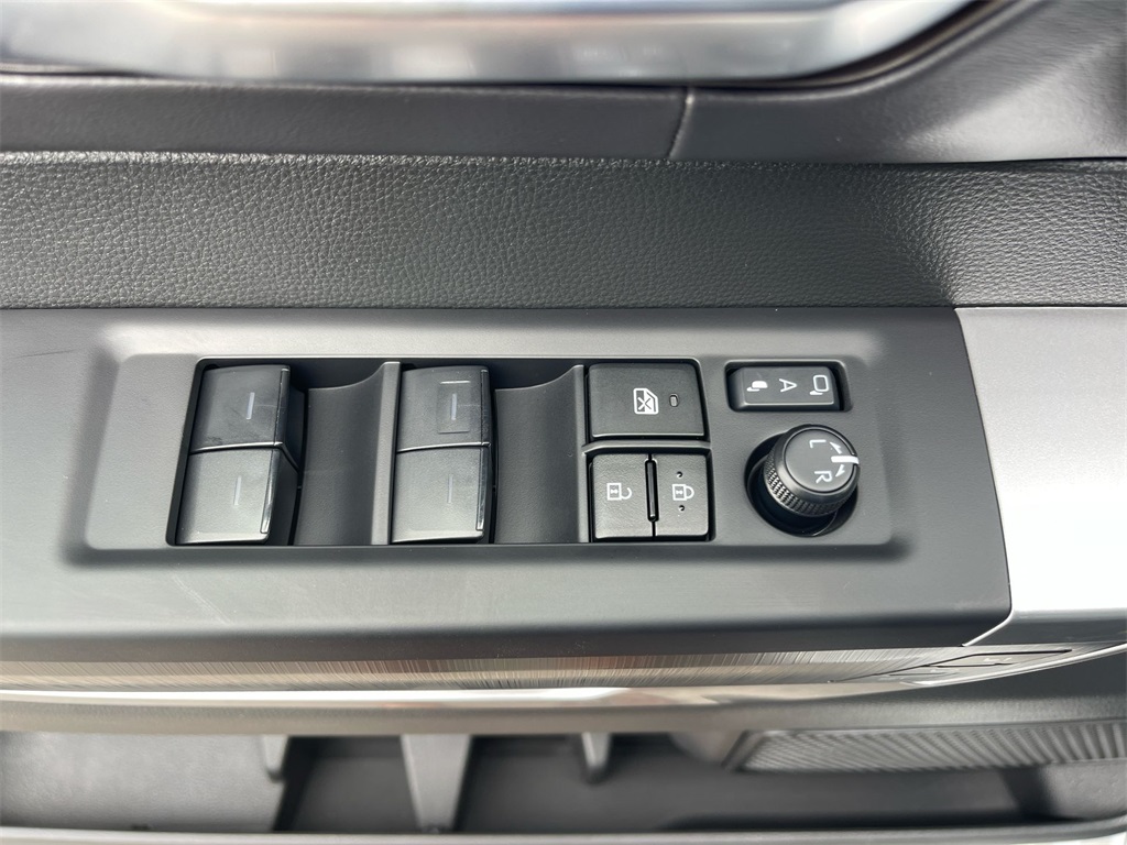 2025 Toyota Sequoia Platinum photo 24