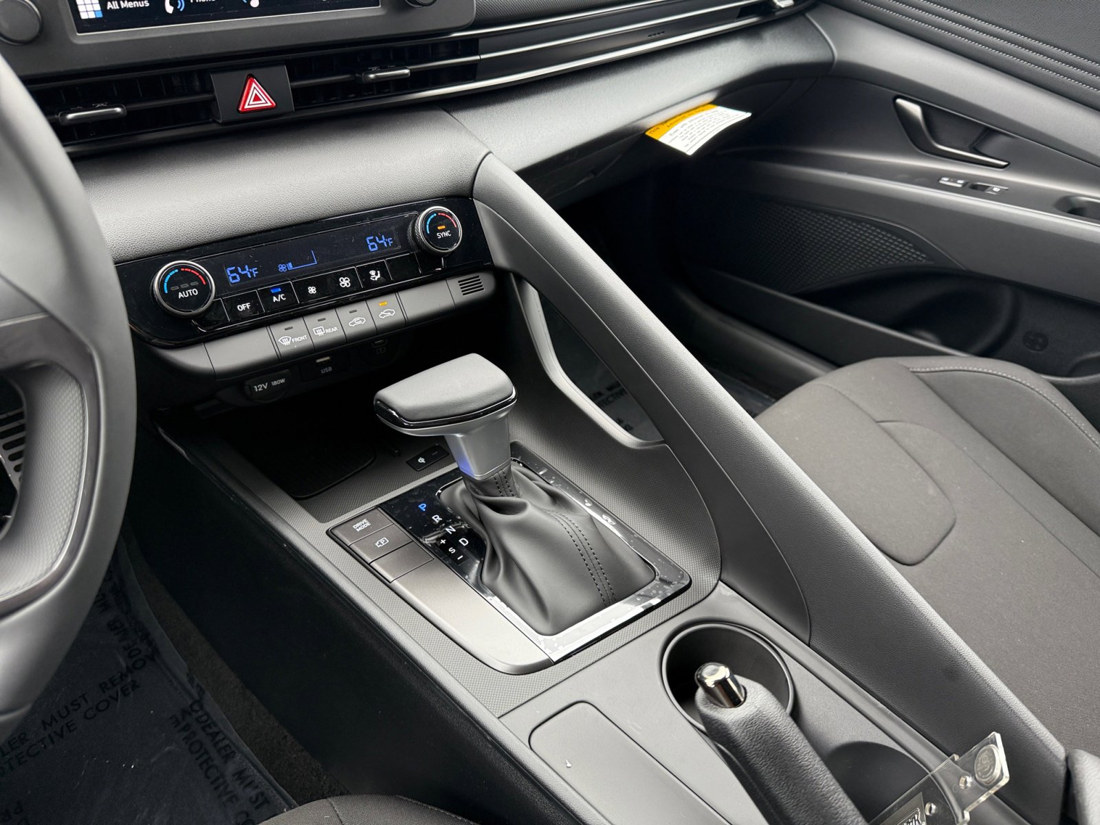 2025 Hyundai Elantra SEL Sport photo 13