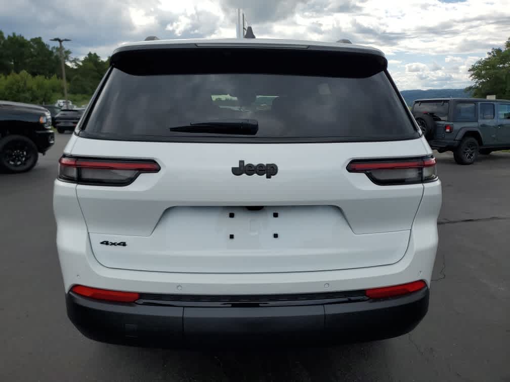 2025 Jeep Grand Cherokee Altitude X photo 3