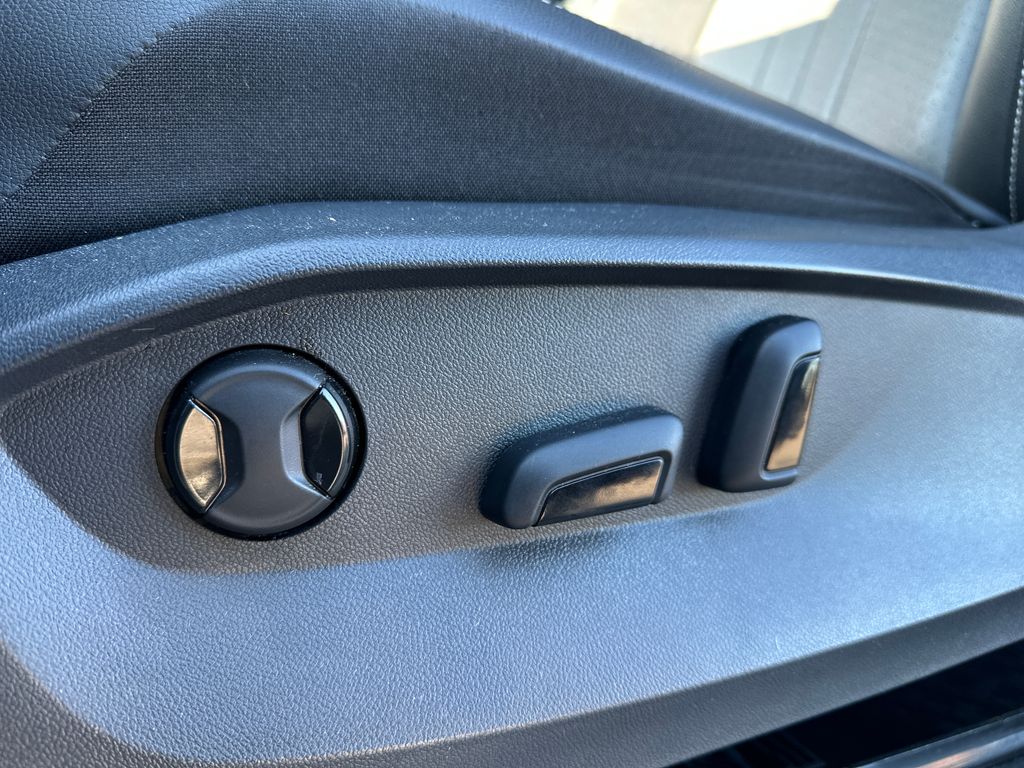 2023 Volkswagen Tiguan SE R-Line Black photo 4