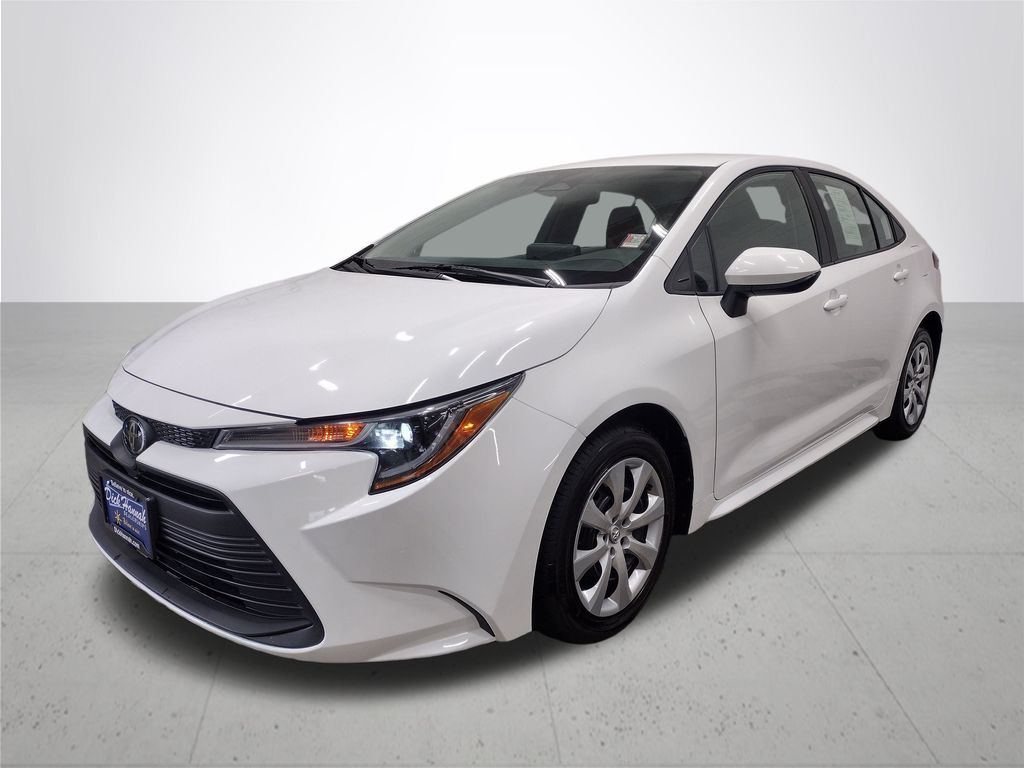 2023 Toyota Corolla LE photo 2