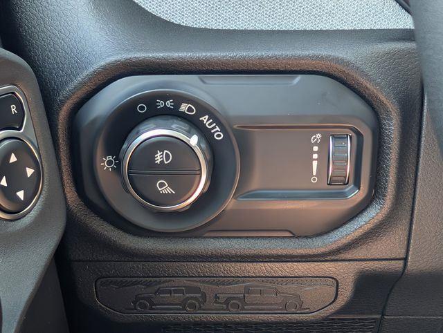 2025 Jeep Gladiator Sport S photo 27