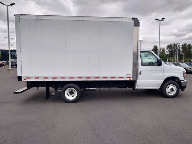 2025 Ford E-350 photo 4