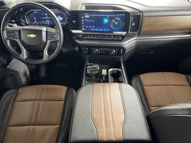 2024 Chevrolet Silverado 1500 High Country photo 2
