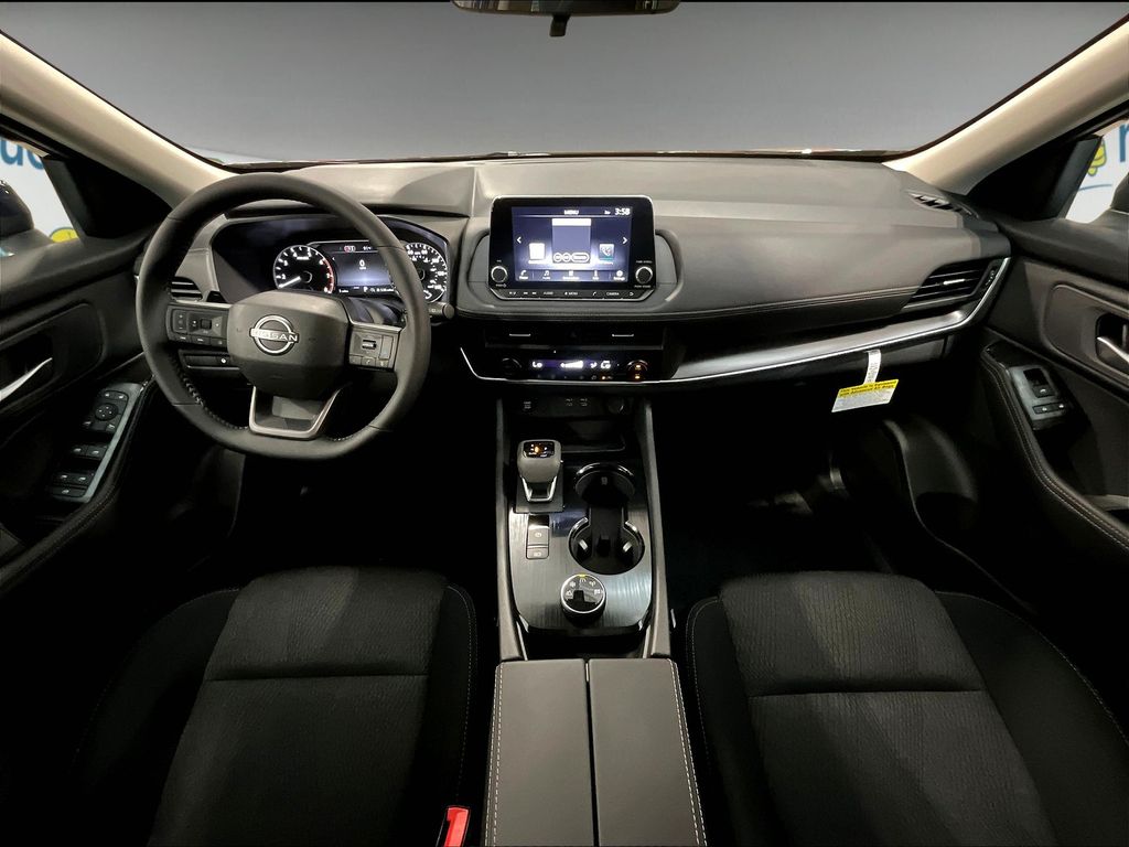 2026 Nissan Rogue SV photo 4