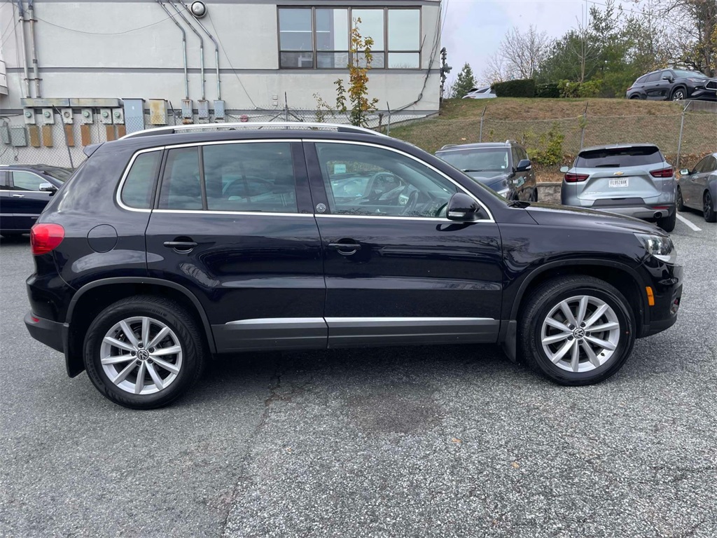 2017 Volkswagen Tiguan Wolfsburg Edition photo 4