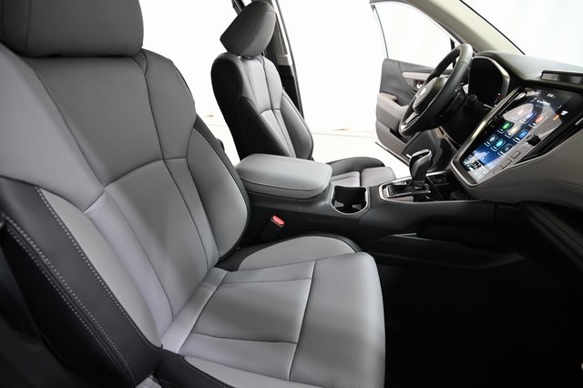 2025 Subaru Outback Limited photo 17