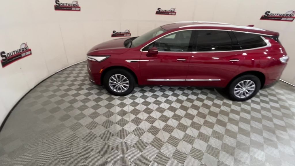2024 Buick Enclave Premium photo 9