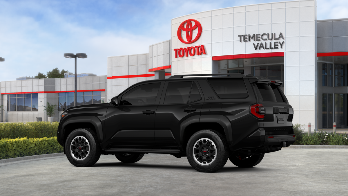 2025 Toyota 4Runner TRD Off-Road photo 2