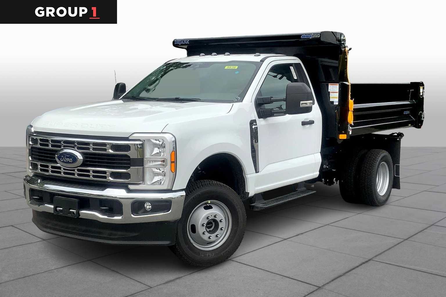 2025 Ford F-350 Super Duty Chassis Cab XL's photo