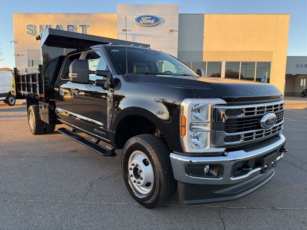 2026 Ford F-350 Super Duty Chassis Cab XL's photo