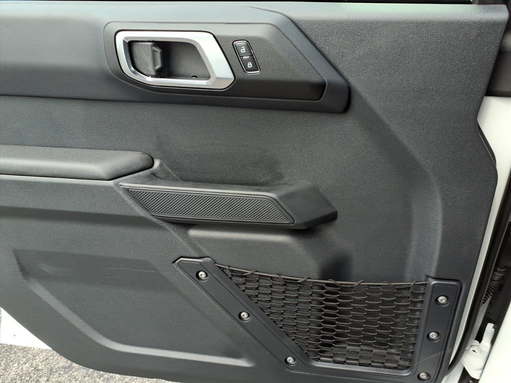 2025 Ford Bronco Base photo 17
