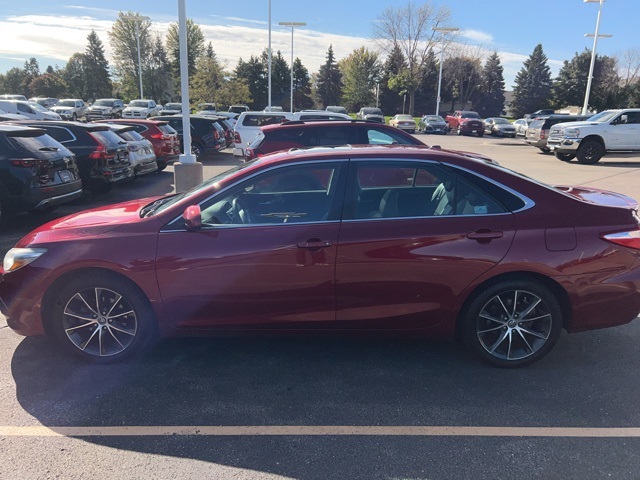 2015 Toyota Camry XSE photo 4