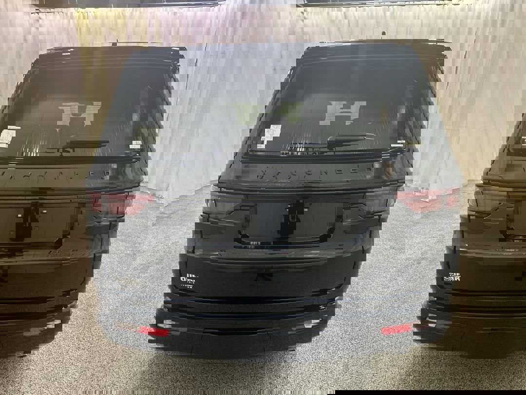 2025 Jeep Wagoneer Series II Overland photo 3