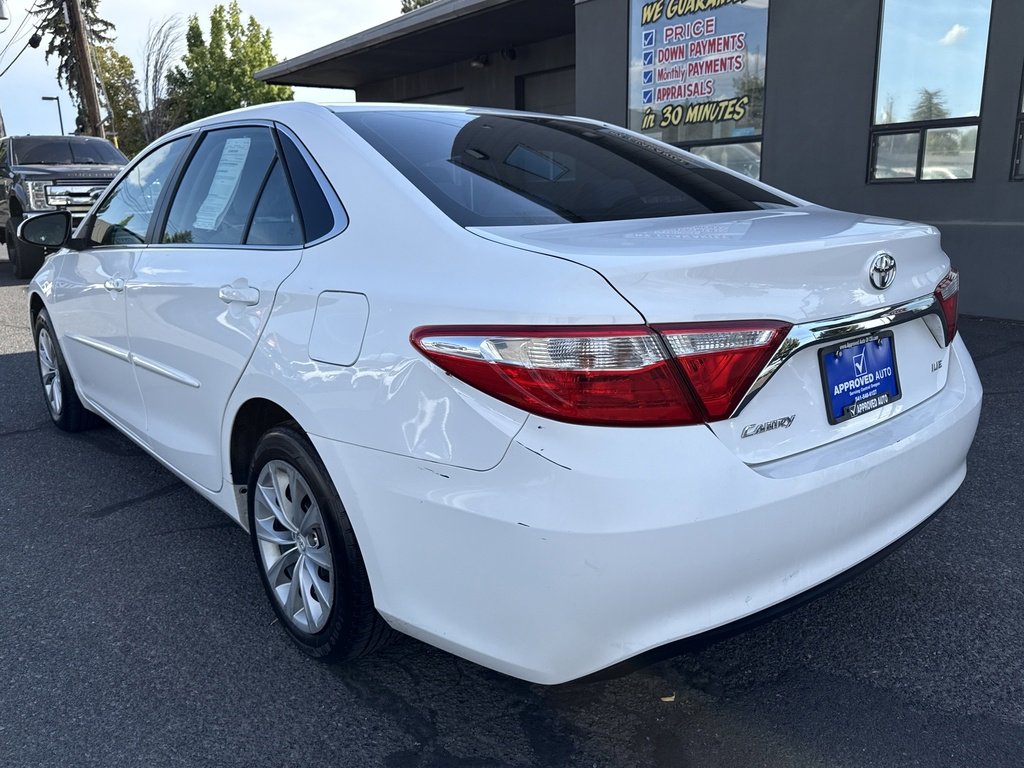 2017 Toyota Camry LE photo 7
