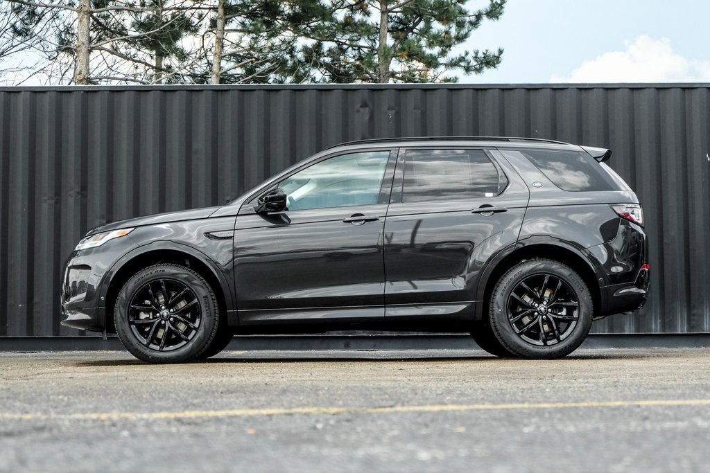 2024 Land Rover Discovery Sport S photo 3