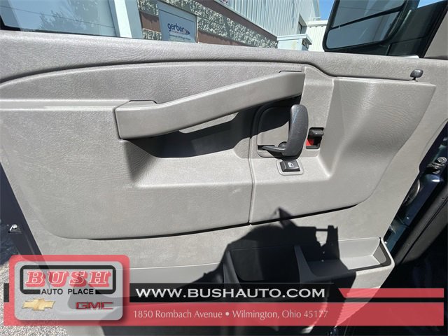 2025 Chevrolet Express Cargo 3500 photo 21