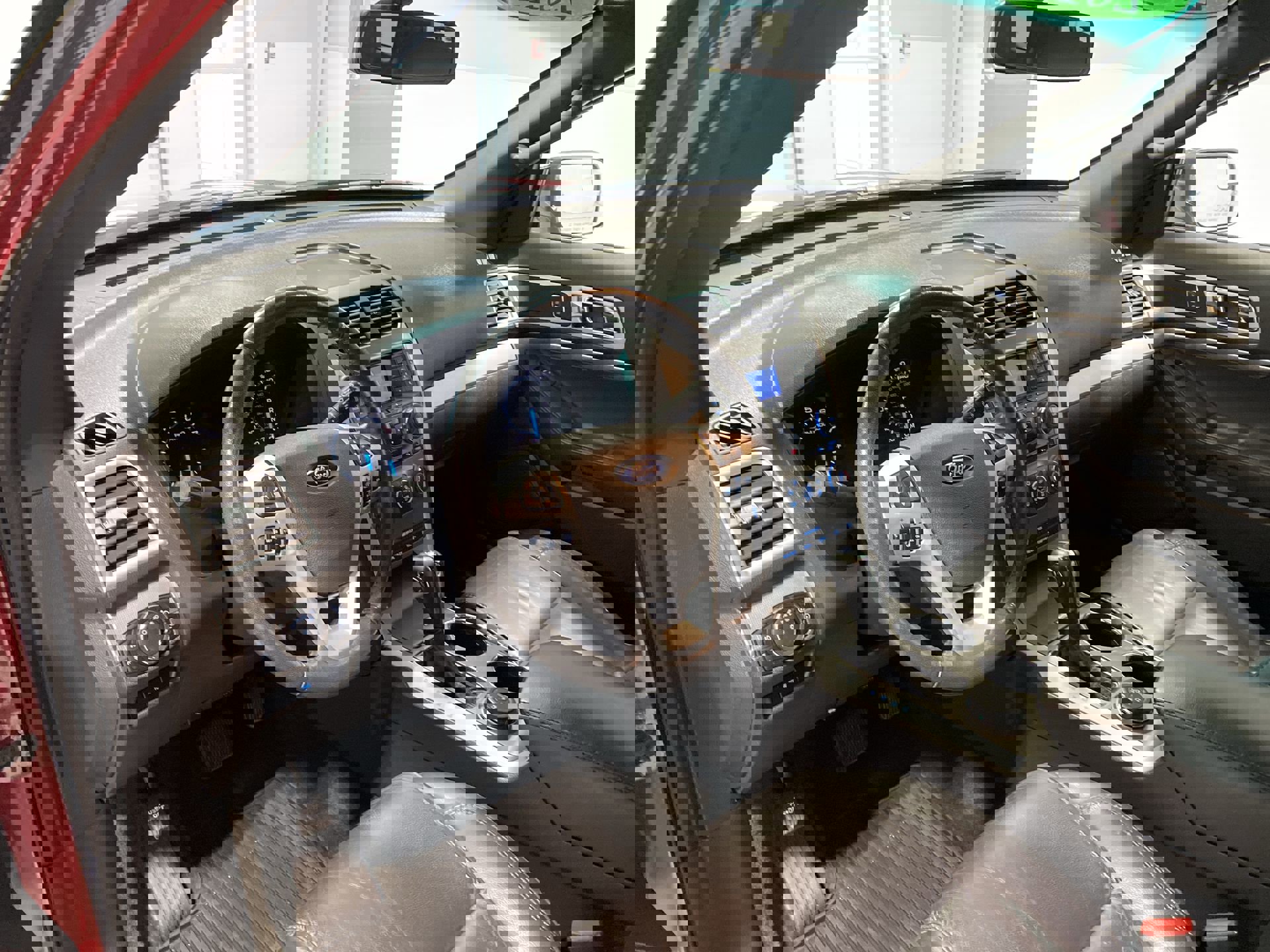 2012 Ford Explorer XLT photo 9