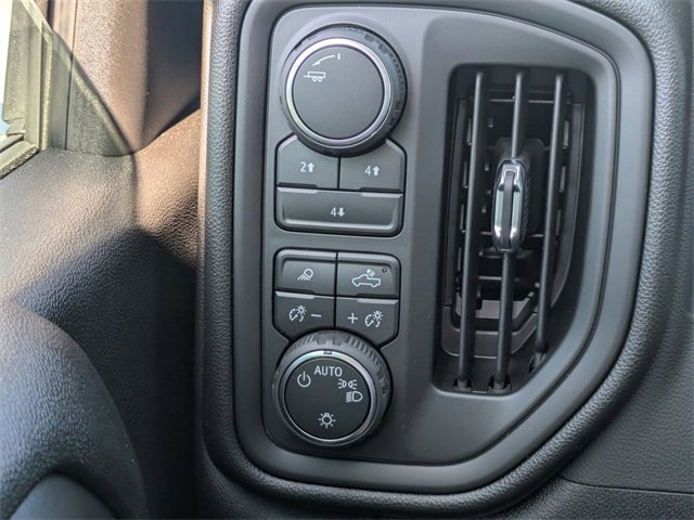 2025 Chevrolet Silverado 2500HD Custom photo 24