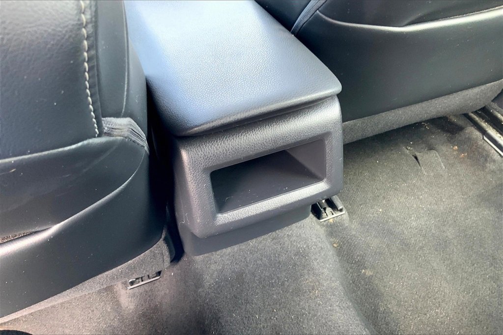 2021 Toyota Camry SE photo 35