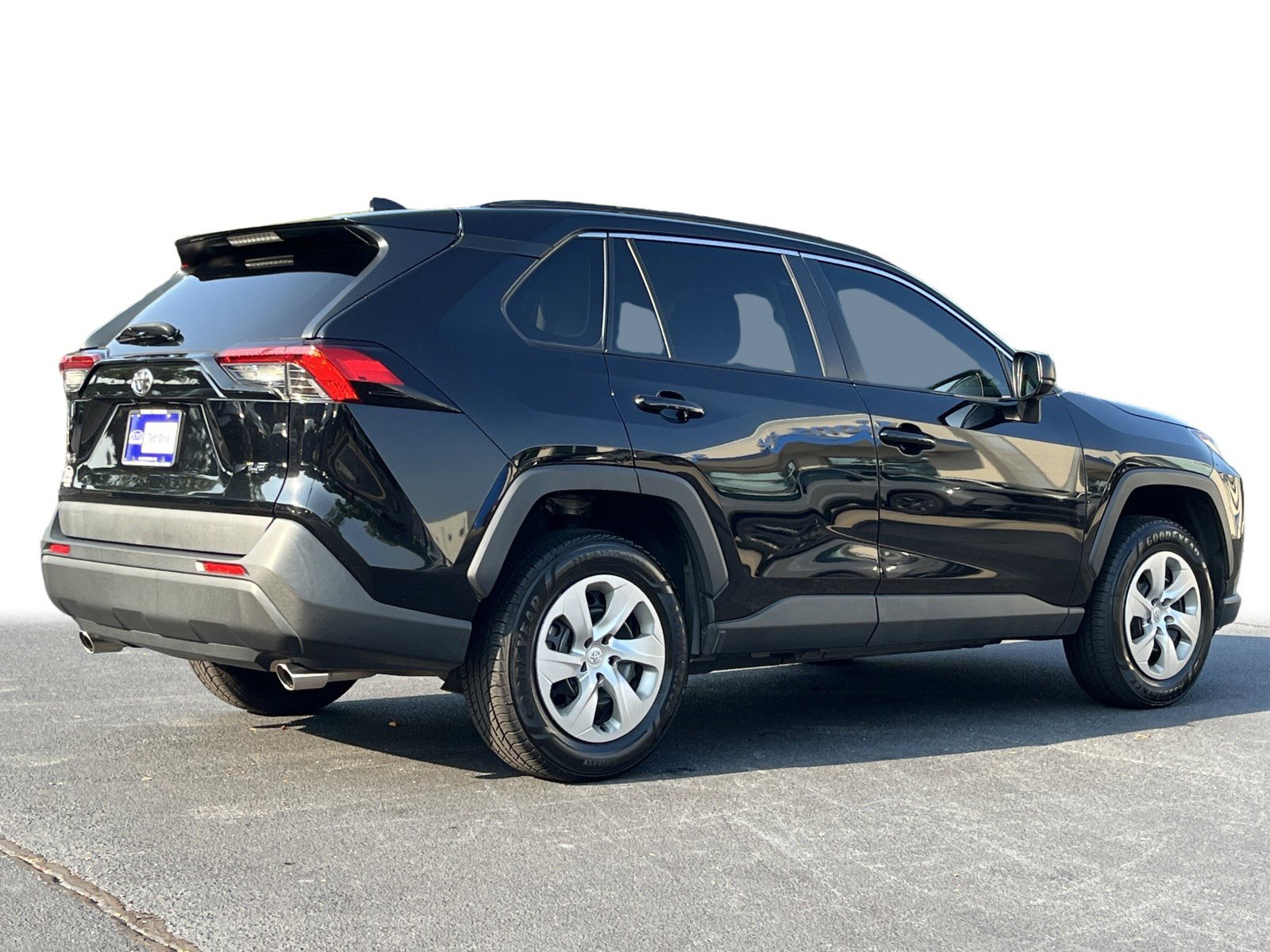 2021 Toyota RAV4 LE photo 11