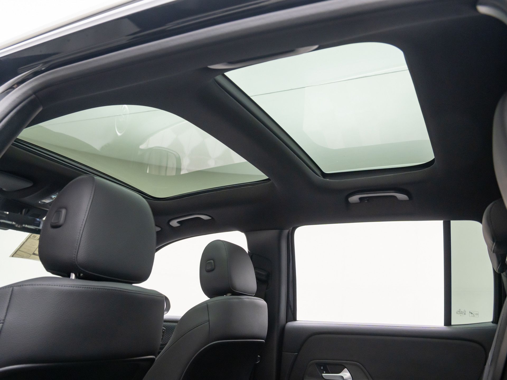 2025 Mercedes Benz GLB 250 4MATIC photo 17