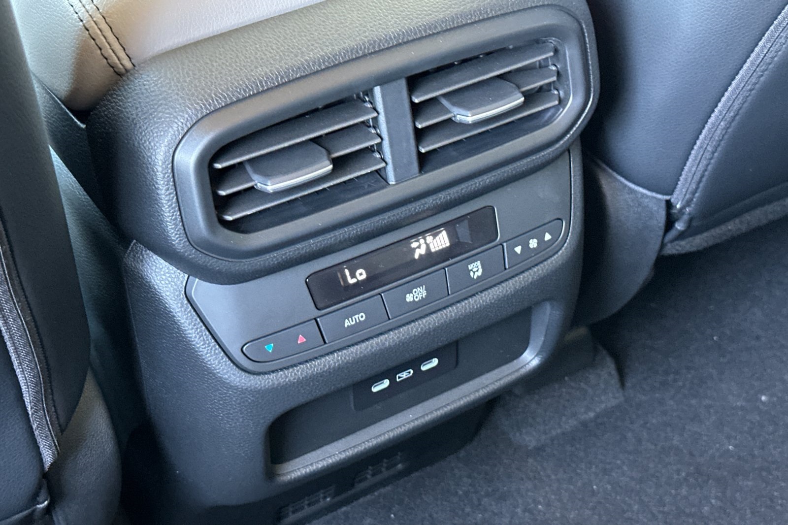 2025 Honda Pilot Touring photo 10