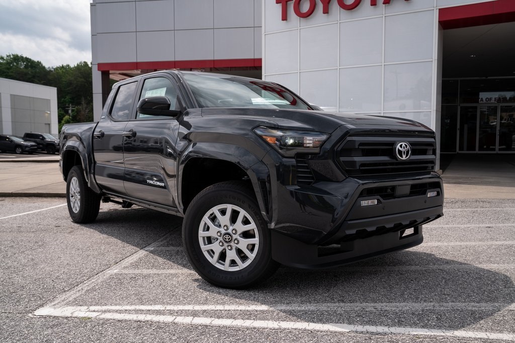 2025 Toyota Tacoma SR5's photo