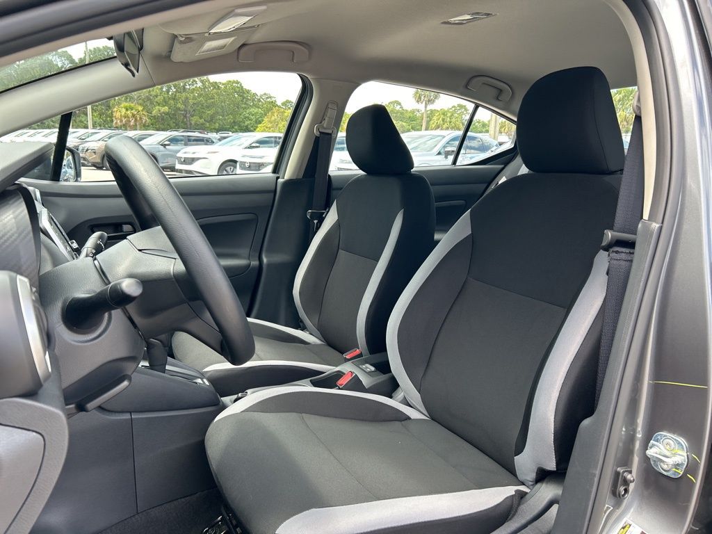 2025 Nissan Versa S photo 12