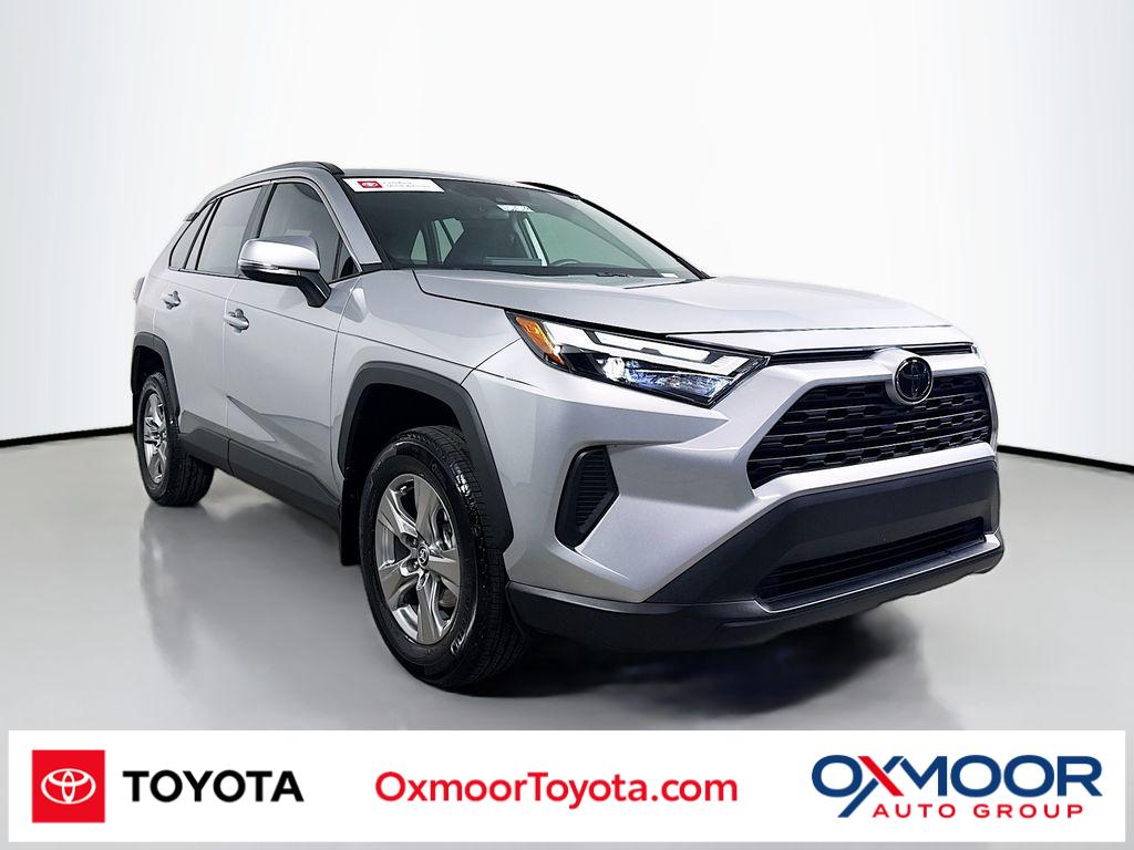 2025 Toyota RAV4 XLE's photo