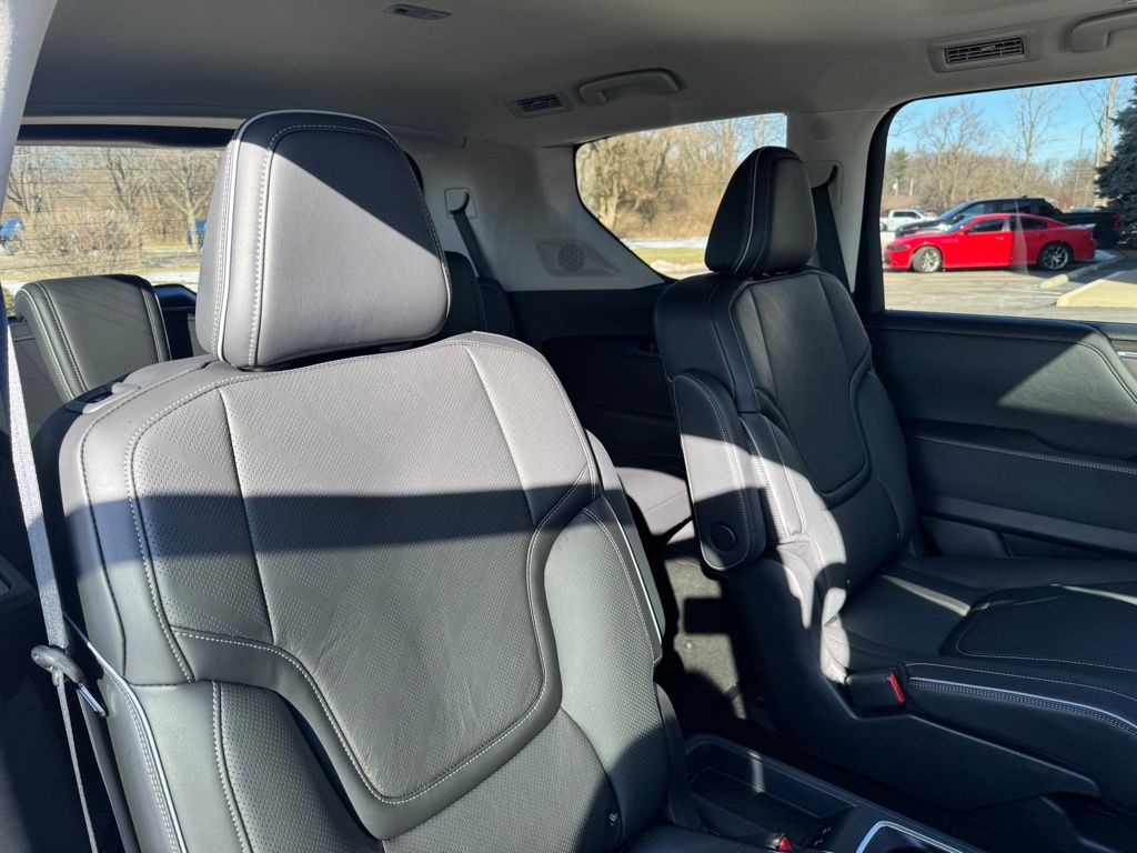 2025 Infiniti QX80 Luxe photo 13