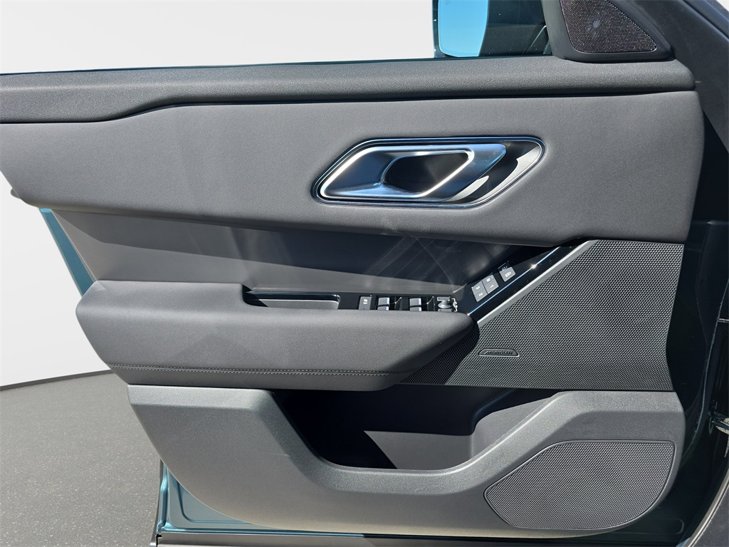 2026 Land Rover Range Rover Velar S photo 24