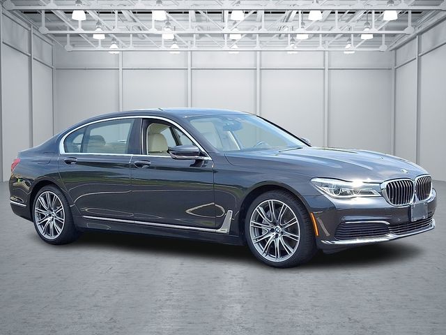 2019 Bmw 750i xDrive Sedan photo 3