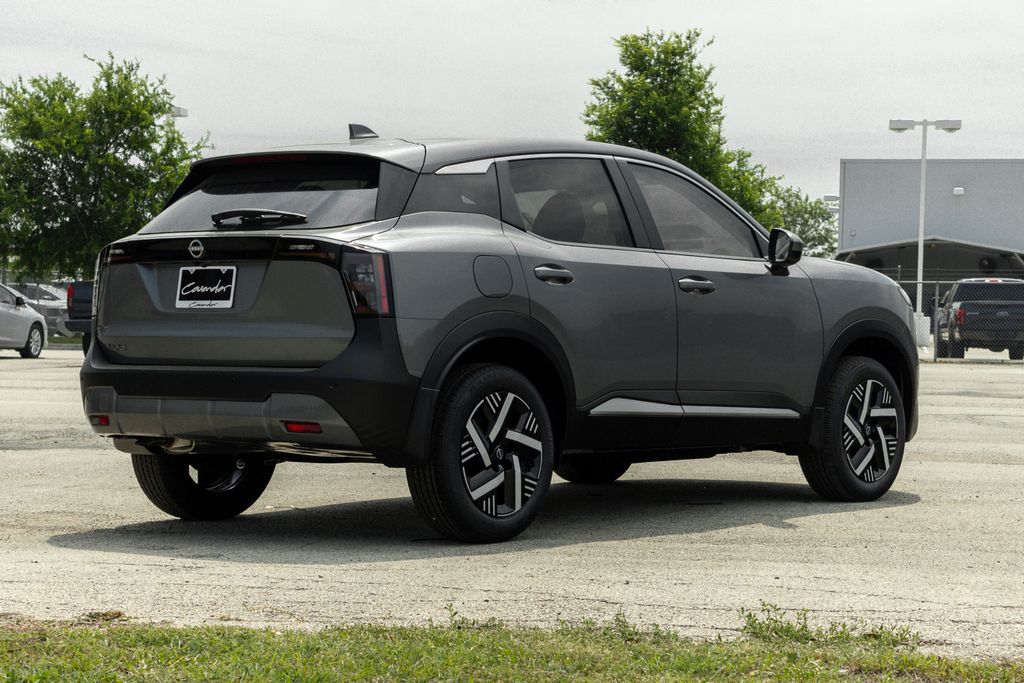 2025 Nissan Kicks SV photo 4