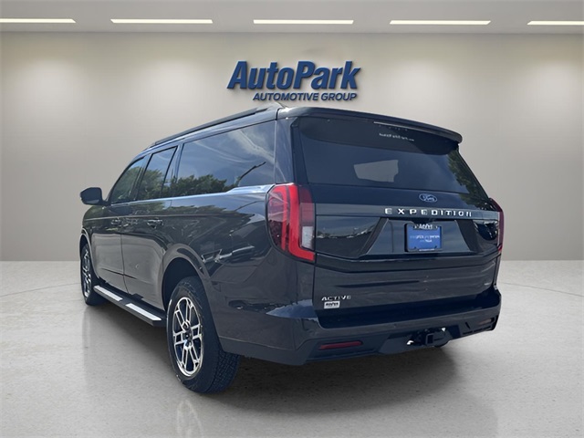 2025 Ford Expedition MAX XLT photo 5