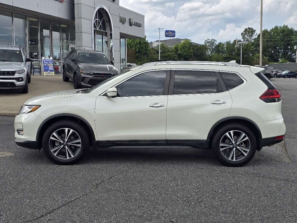 2020 Nissan Rogue SV photo 19