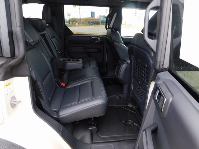 2025 Ford Bronco Badlands photo 18