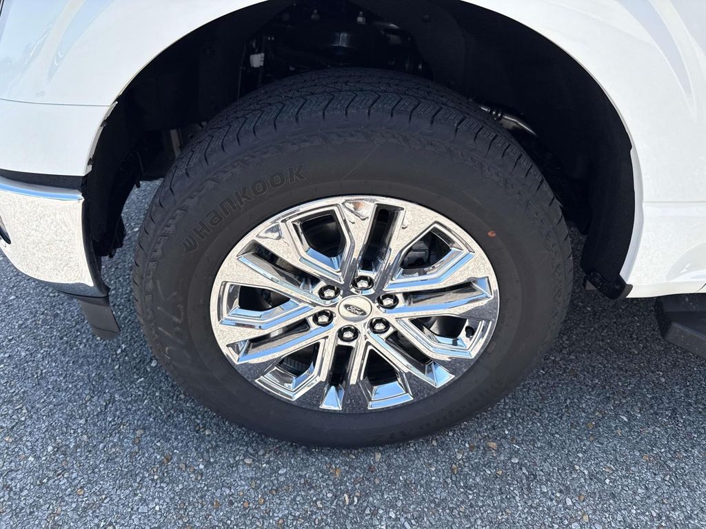 2025 Ford F-150 Lariat photo 3