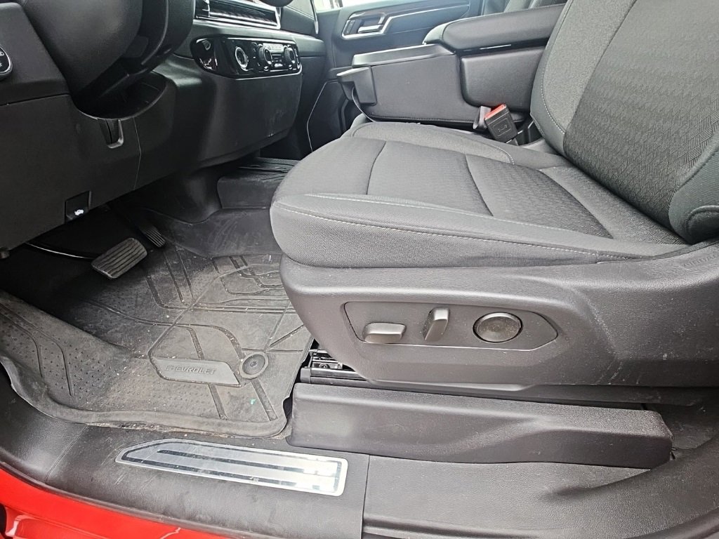 2024 Chevrolet Silverado 1500 LT photo 7