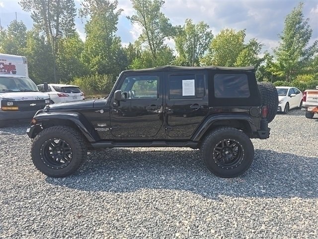 2015 Jeep Wrangler Unlimited Sahara photo 9