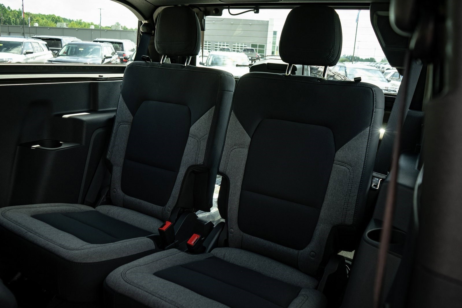 2025 Ford Bronco Base photo 16
