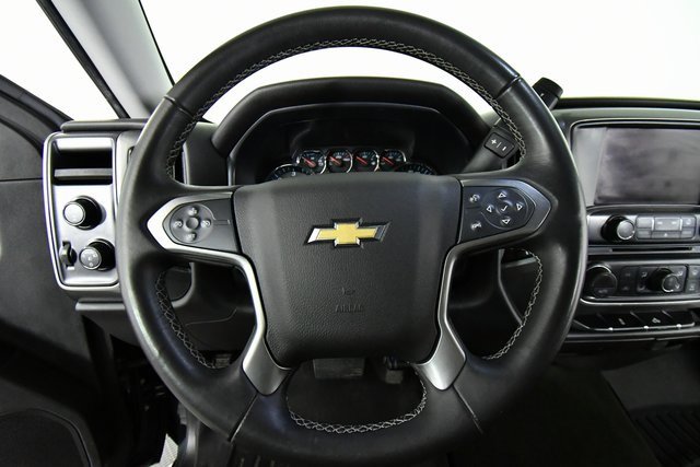 2017 Chevrolet Silverado 1500 LT photo 2