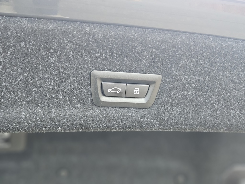 2025 Bmw 330i xDrive photo 11