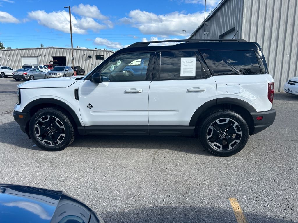 2021 Ford Bronco Sport Outer Banks photo 2