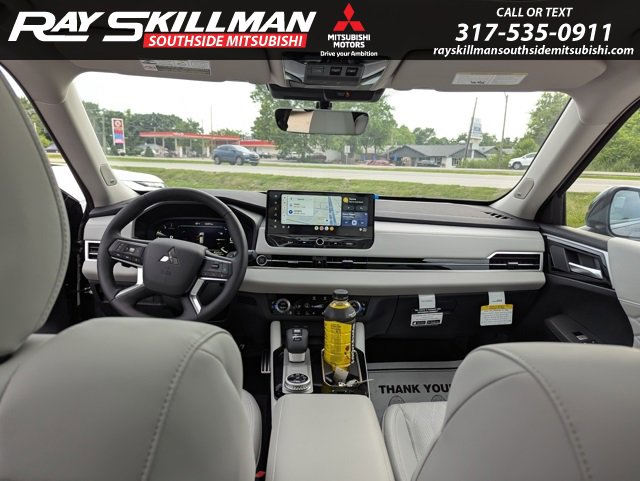 2025 Mitsubishi Outlander SEL photo 17
