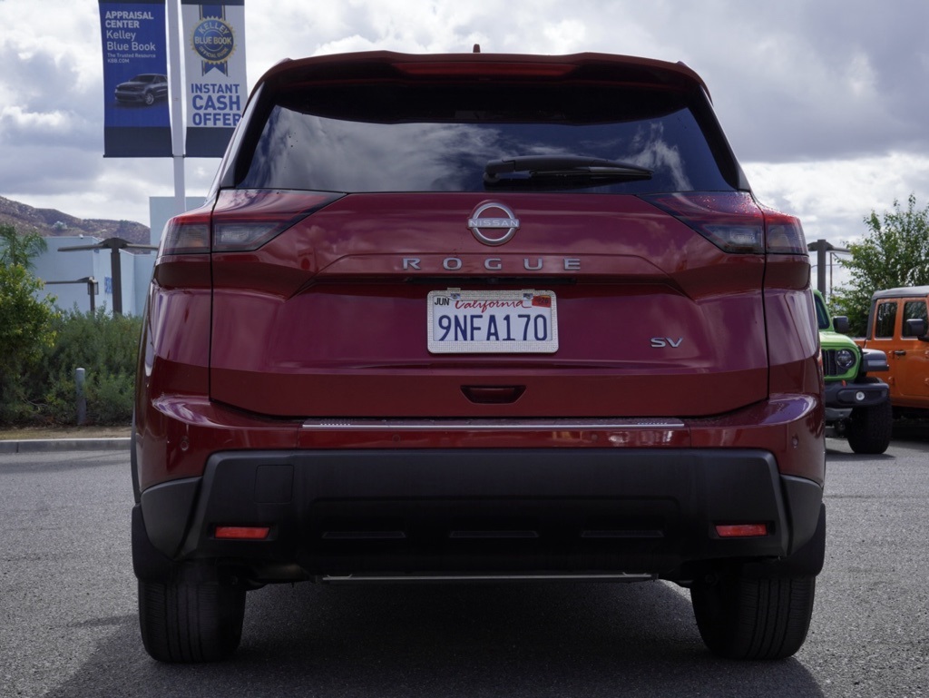 2024 Nissan Rogue SV photo 4