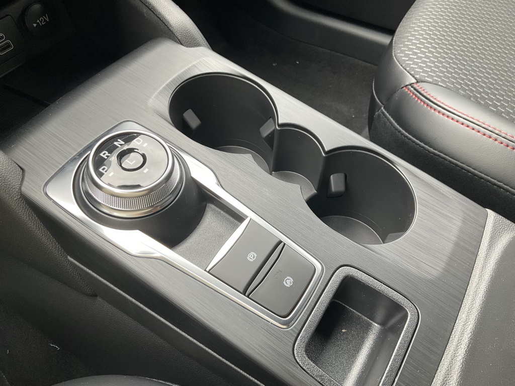 2025 Ford Escape ST-Line photo 9
