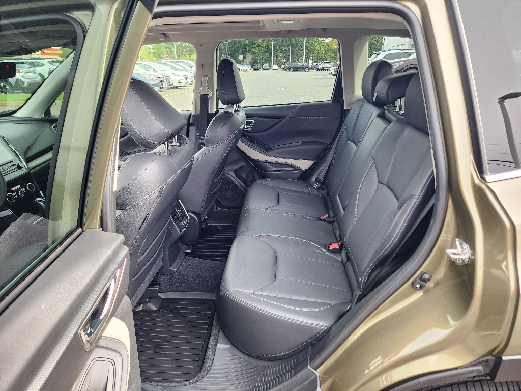 2022 Subaru Forester Limited photo 25